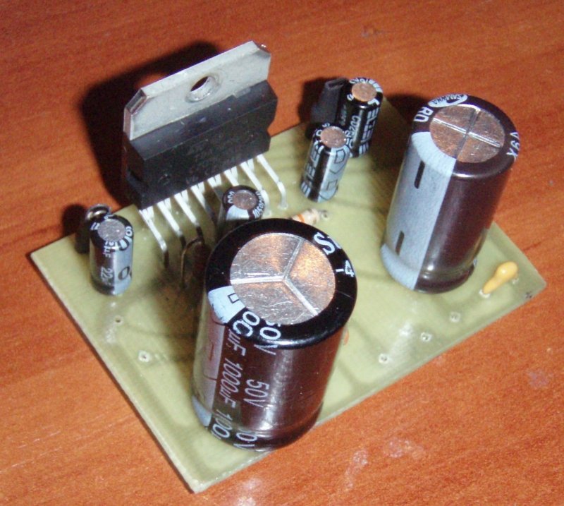 ΠΡΠΎΡΡΠΎΠΉ ΡΡΠΈΠ»ΠΈΡΠ΅Π»Ρ Π½Π° TDA7294 ΠΌΠΎΡΠ½ΠΎΡΡΡΡ 100 ΠΡ